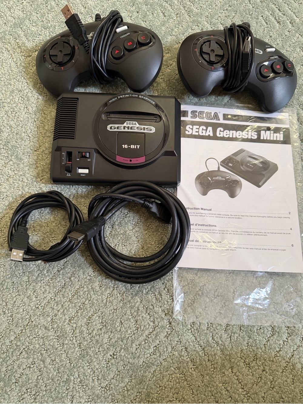 SEGA Genesis Mini MK-16000 16-Bit Console 2 Controllers HDMI & USB Cables Manual